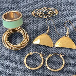 Lot of goldtoned Costume Jewerly